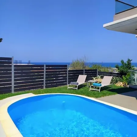 Maria's Boutique Luxury House! Swimming Pool !