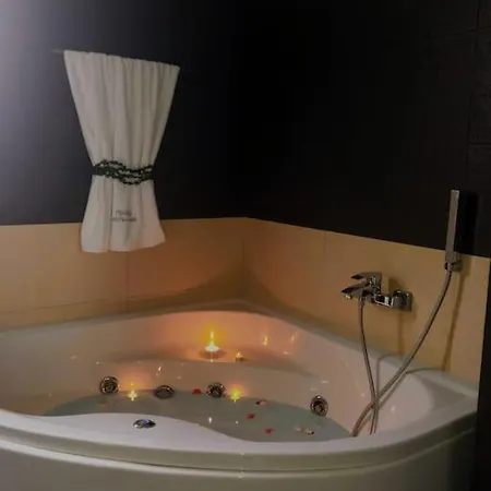 Maria's Boutique Luxury House! Swimming Pool !